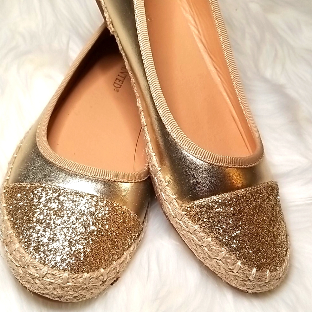 Women shoes glittery gold